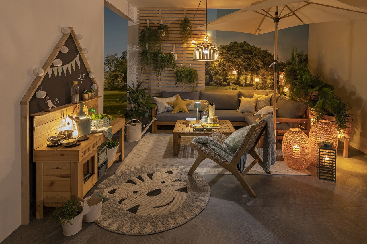 Shop the Look: Small Family Garden by night