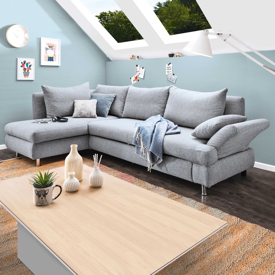 Passende Sofas für Wohnzimmer mit Dachschräge